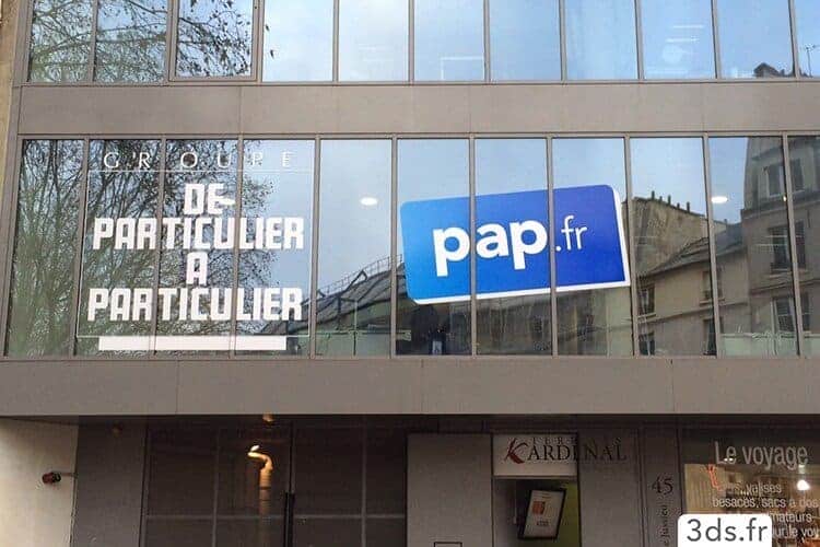 Signalétique sur mesure façade vitrée bureau
