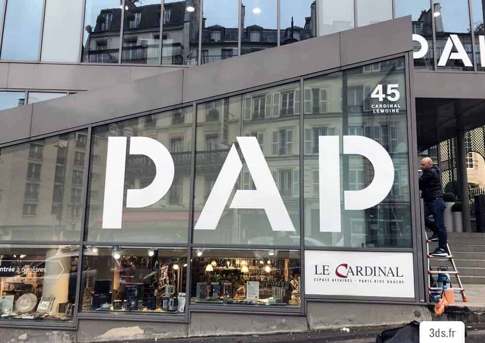 Enseigne adhésive PAP sur mesure découpée blanc façade