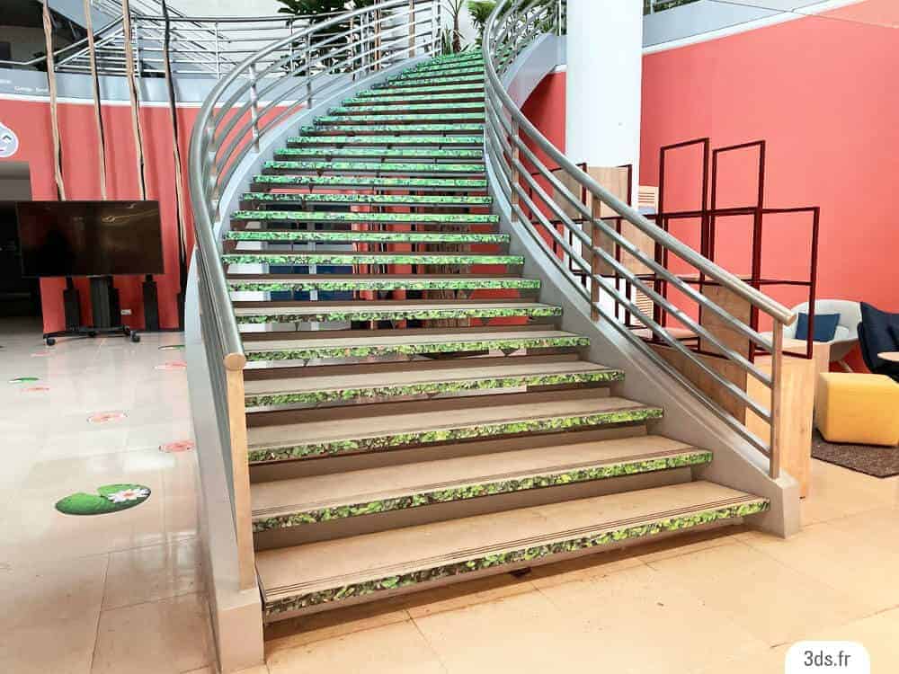 Habillage adhésif design contre-marche escalier