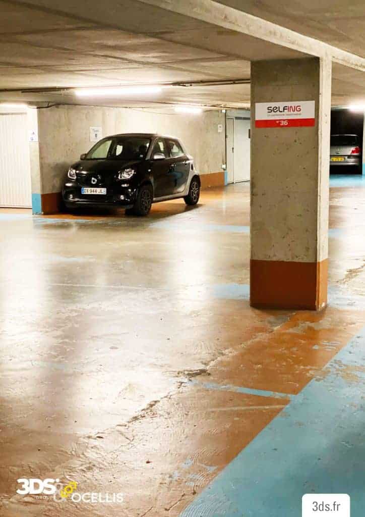 Plaque signalétique parking imprimée sur mesure