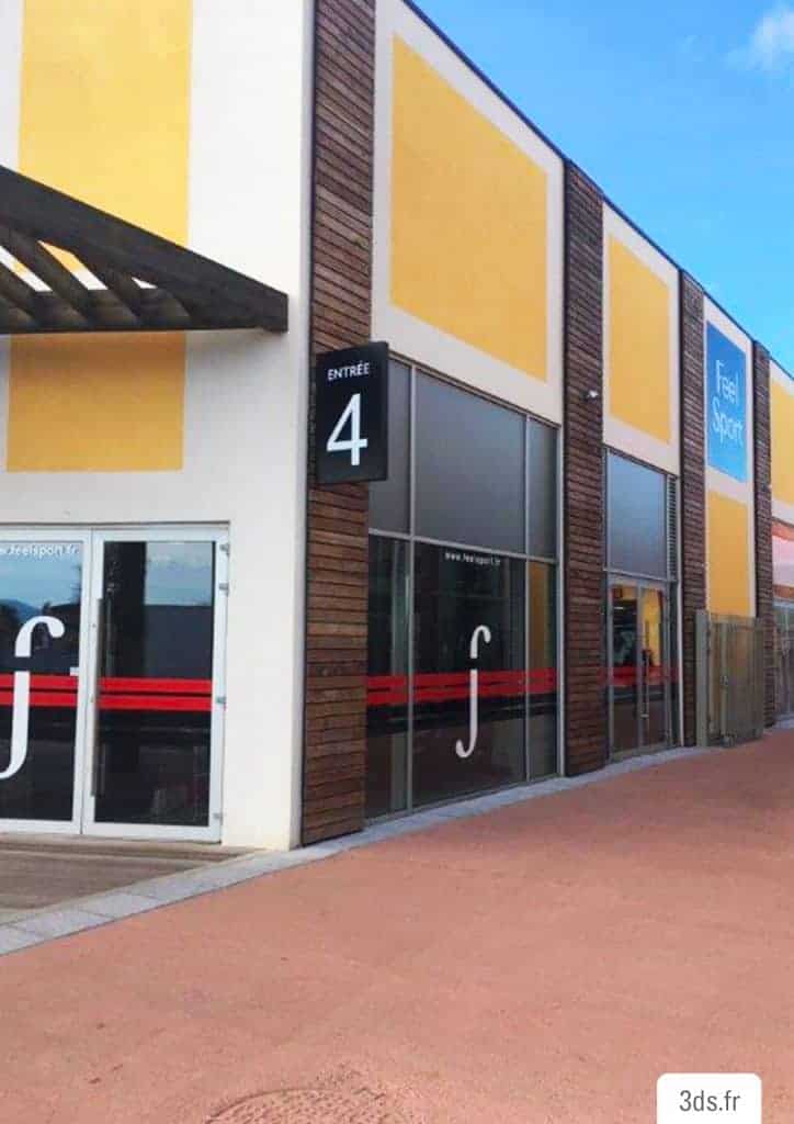 Drapeau signalétique bâtiment