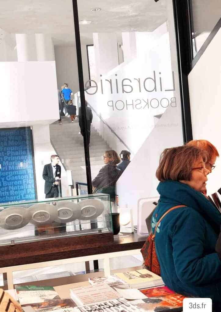 Signalétique directionnelle musée transfert adhésif