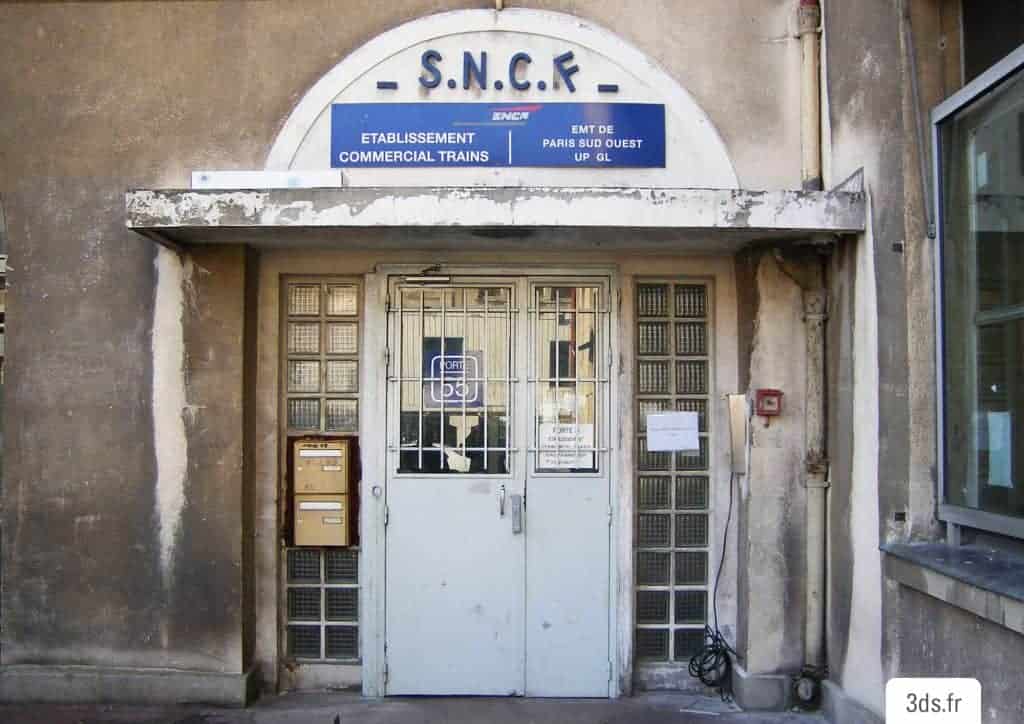 Façade gare SNCF avant déploiement enseigne sur mesure