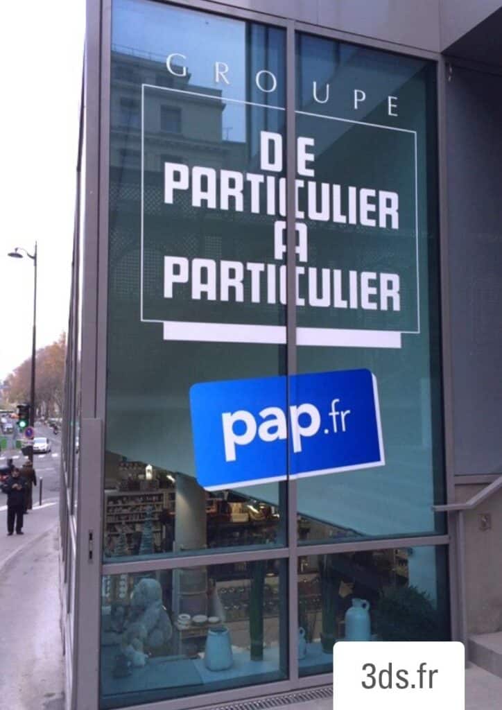 Enseigne adhésive entreprise entrée bâtiment