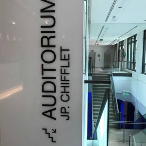 signalétique intérieure directionnelle adhésif entreprise