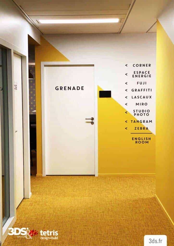 signalétique intérieure directionnelle adhésif découpé bureau