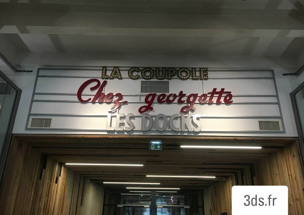 Enseigne intérieure sur mesure façade cafétéria