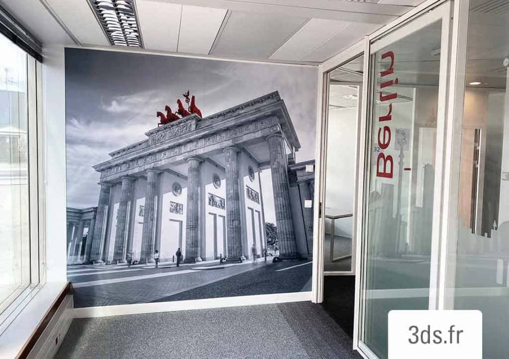 Film adhesif decor mural grand format