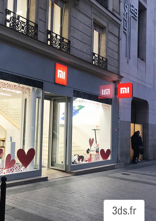 enseigne drapeau lumineux xiaomi